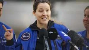 La astronauta Sophie Adenot regresa a la Tierra tras una larga estancia espacial