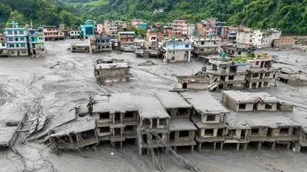Les crues meurtrières au Népal et au Tibet ont été provoquées par un effondrement de glacier, selon l'Institut d'études géologiques des Etats-Unis
