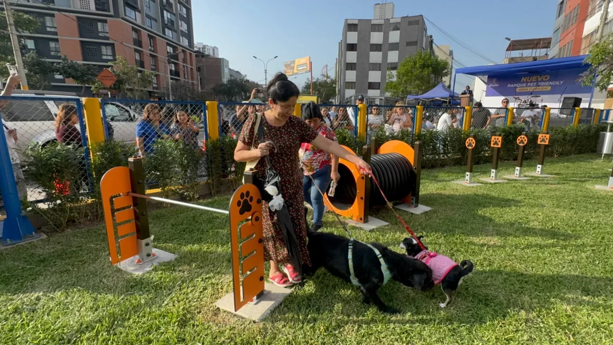 Breña estrena su primer parque “pet friendly” en un terreno que era usado como paradero informal y estacionamiento