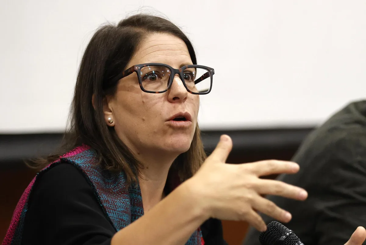Denuncia HRW que grupos armados en Colombia enseñan a usar drones con explosivos a menores reclutados