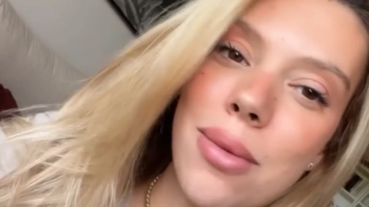 Alejandra Rubio publica la primera imagen de su hija recién nacida y revela su nombre, un guiño a su abuela María Teresa Campos