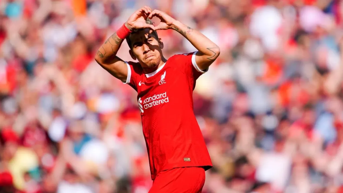 ‘Eu acredito nele’: Firmino dá conselho para reforço contestado no Liverpool