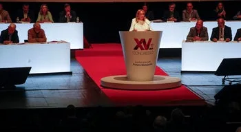 Ministra do Trabalho afasta para já um salário mínimo superior aos 970 euros