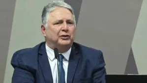 TRE-RJ suspende repasses e presença de Anthony Garotinho em debates