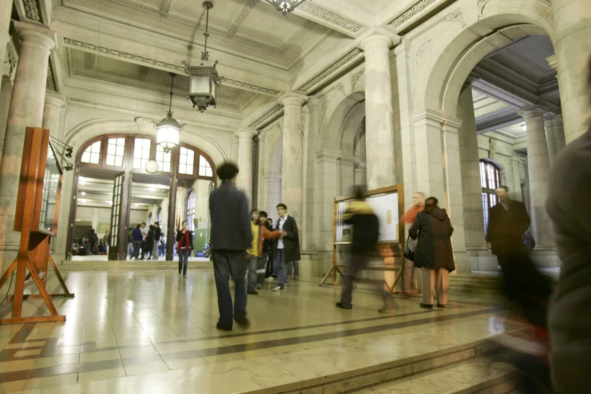 “Se sabe y se calla”: padres del Nacional Buenos Aires denunciaron violencia de género y exigieron que sus hijos sean oídos