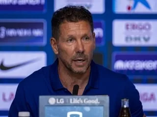 Atlético Madrid. Insulté par ses supporters, Julian Alvarez n’a pas reçu le soutien de son entraîneur Diego Simeone