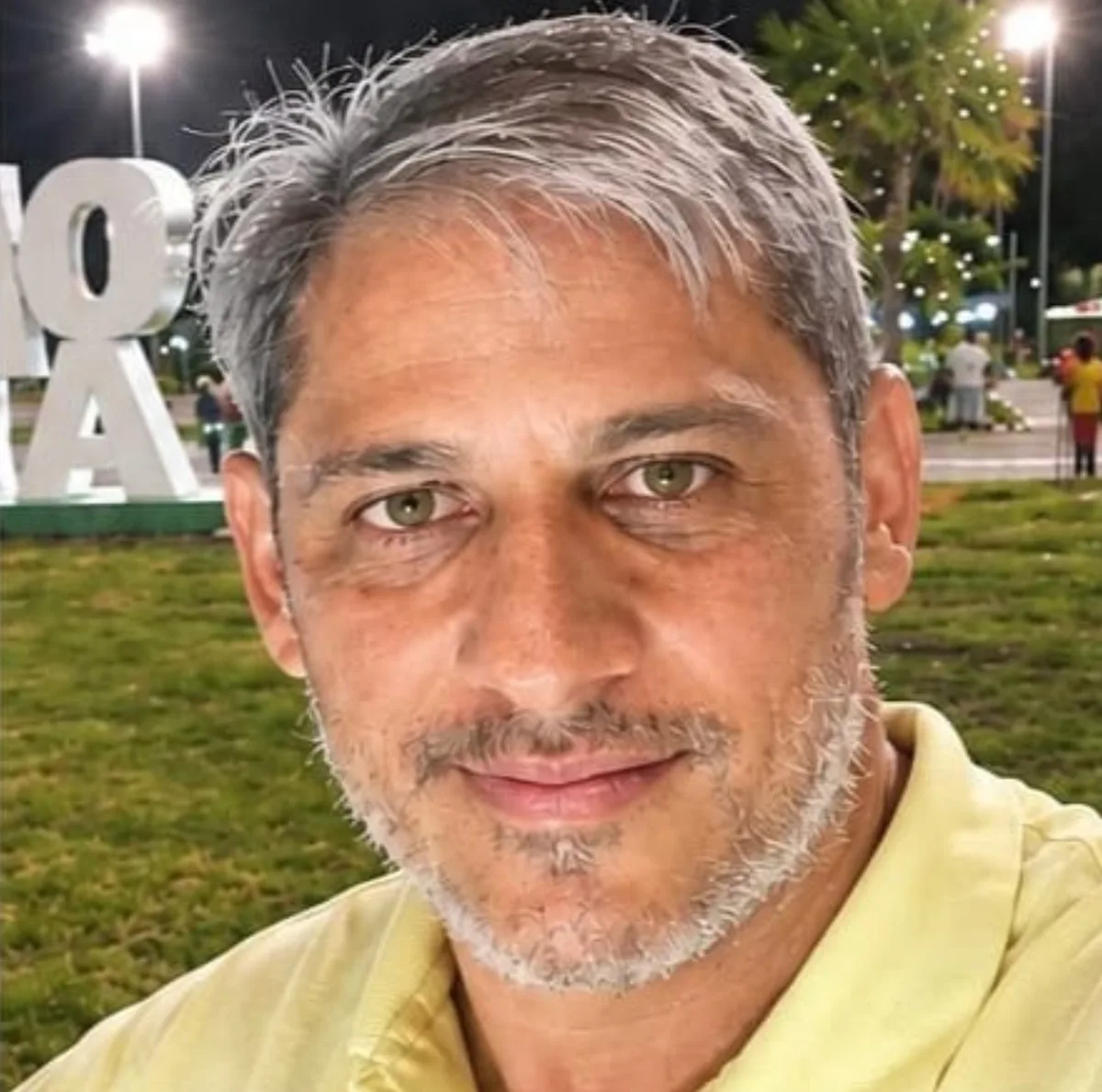 Técnico em enfermagem é encontrado morto dentro de carro em rua de Boa Vista
