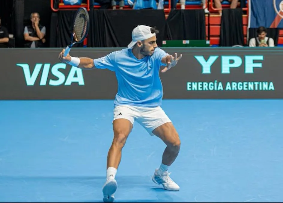 Argentina vence 100ª série na Davis com show de Cerúndolo