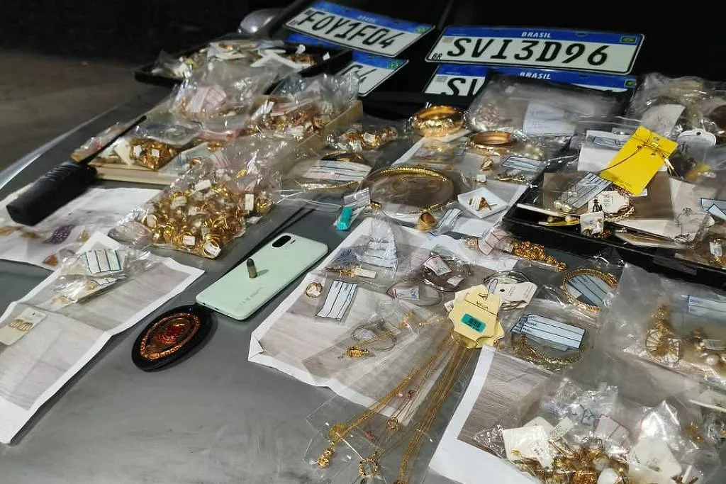 Quatro suspeitos de furto a joalheria em prédio no centro de São Paulo são presos pela polícia