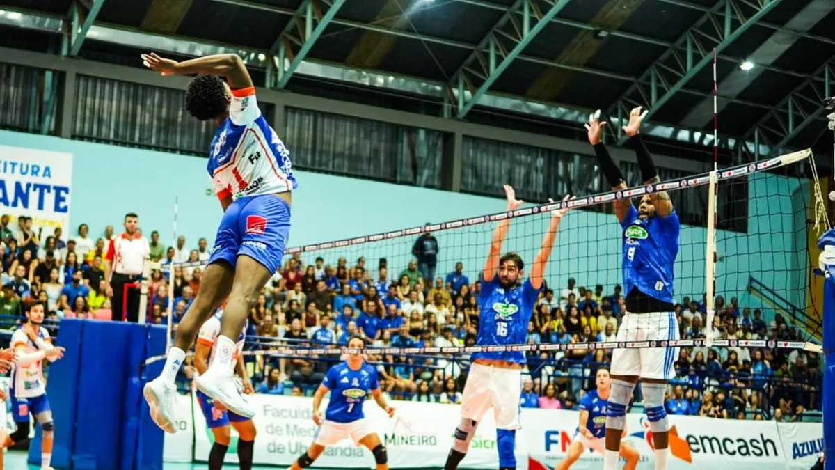 Cruzeiro bate Monte Carmelo e chega à terceira vitória no Mineiro de vôlei masculino