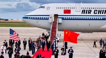 Xi Jinping recebido por Trump na base de Maryland com pompa e circunstância