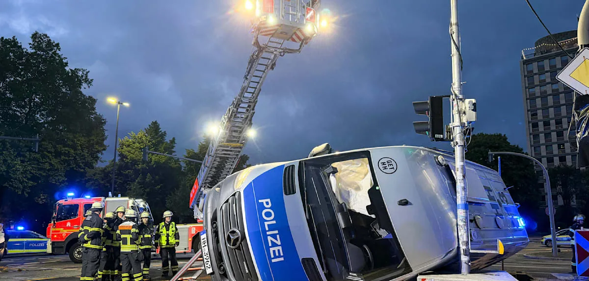 Gefangenentransport in Unfall verwickelt