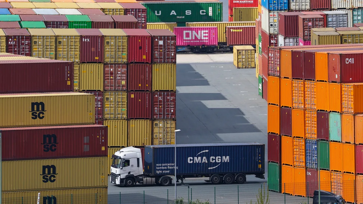 Importações da UE crescem 11,7% no segundo trimestre. China é principal fornecedor