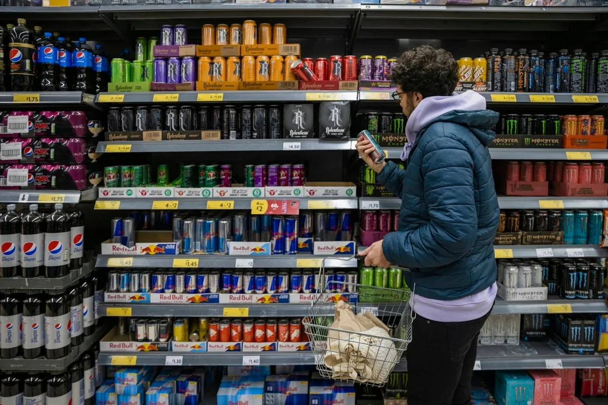 El consumo masivo cayó un 3,7% en el segundo trimestre y la baja fue mayor en las familias del AMBA
