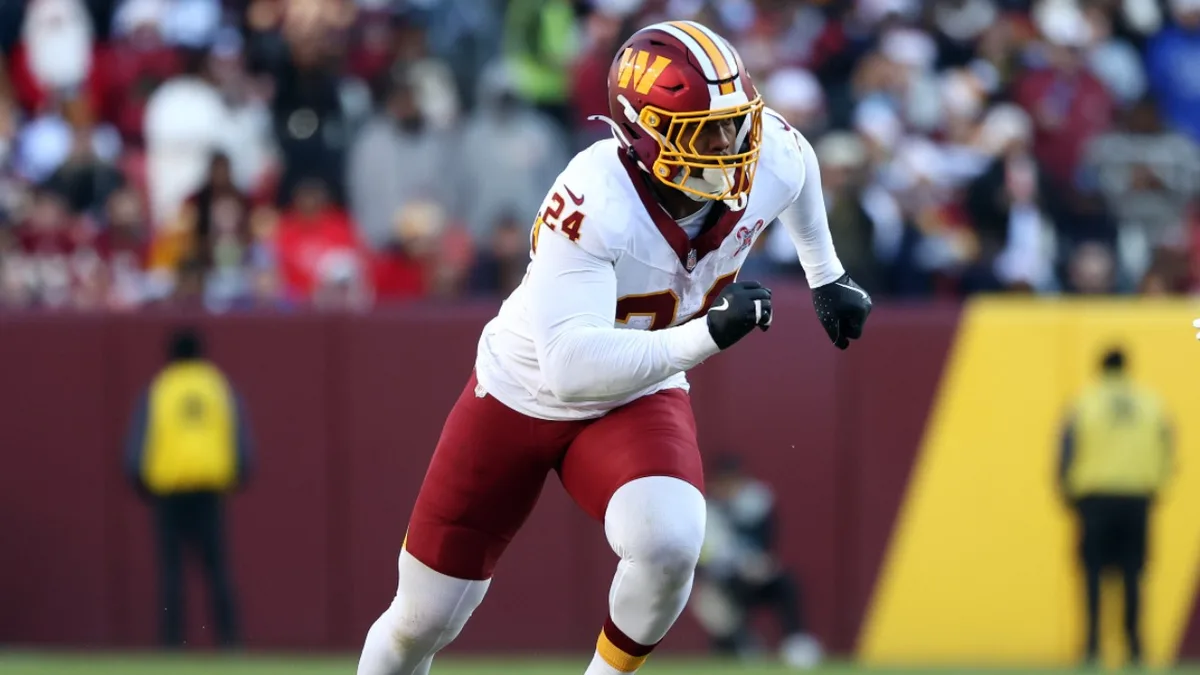 LB Von Miller signs with home-state Cowboys