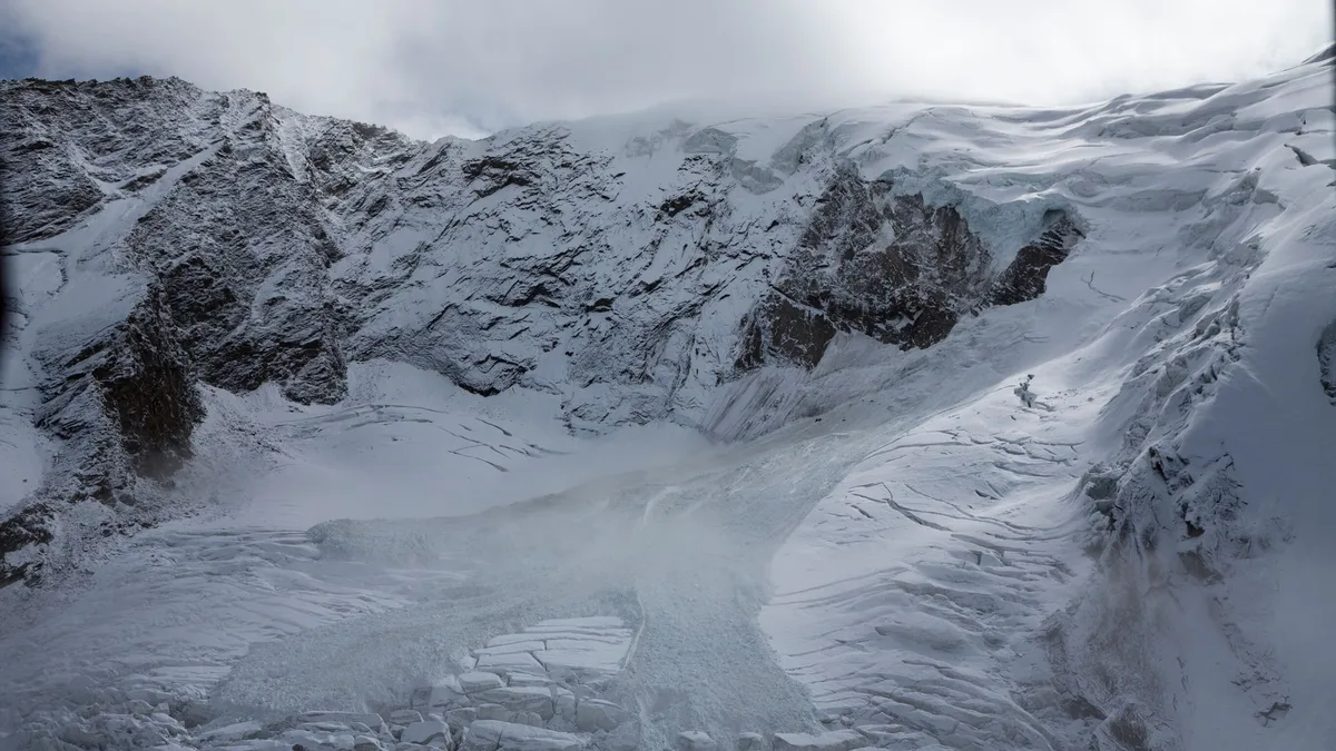 Bodies of hikers missing for 30 years found after glacier melts