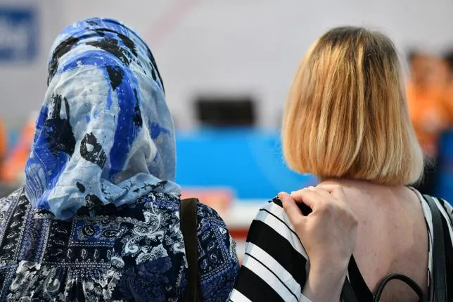 En Suisse, l’interdiction du port du voile à l’école revient au cœur du débat politique
