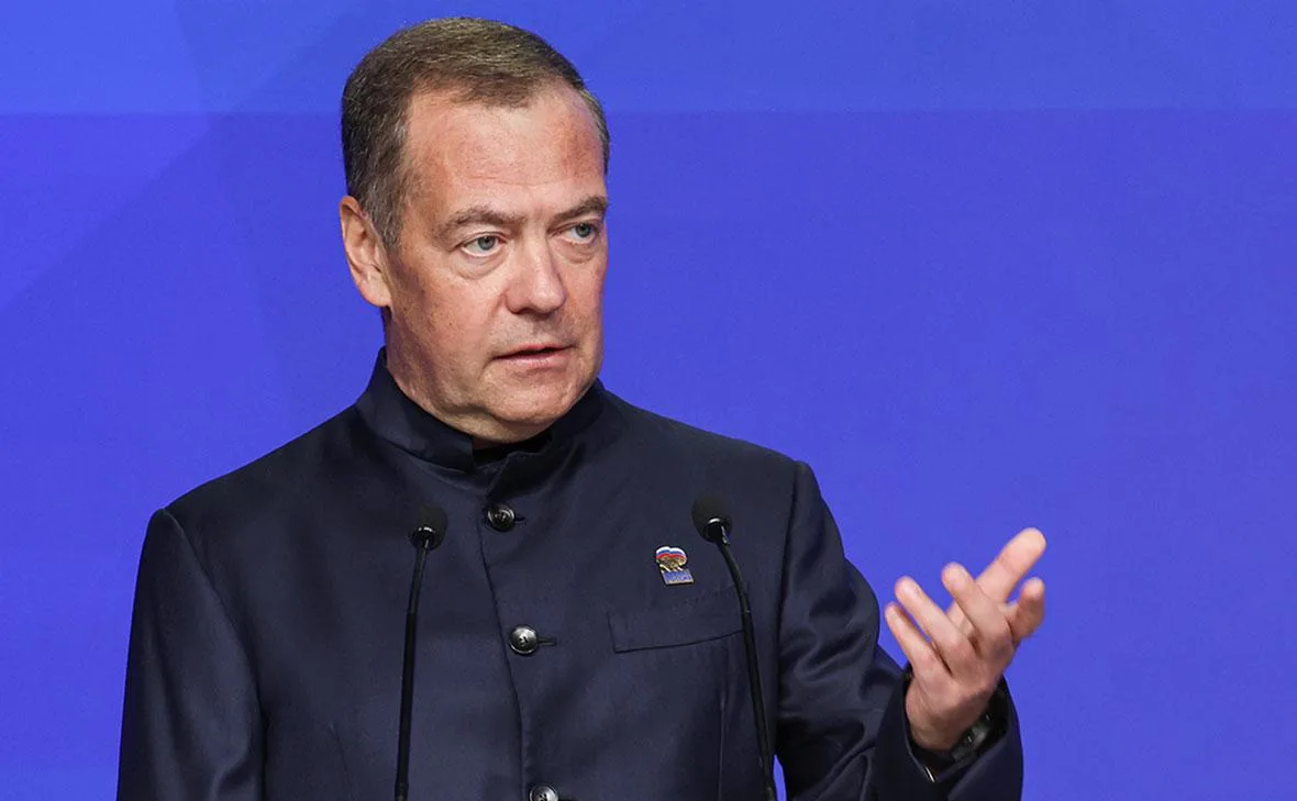 Медведев призвал забыть термин «партия власти»