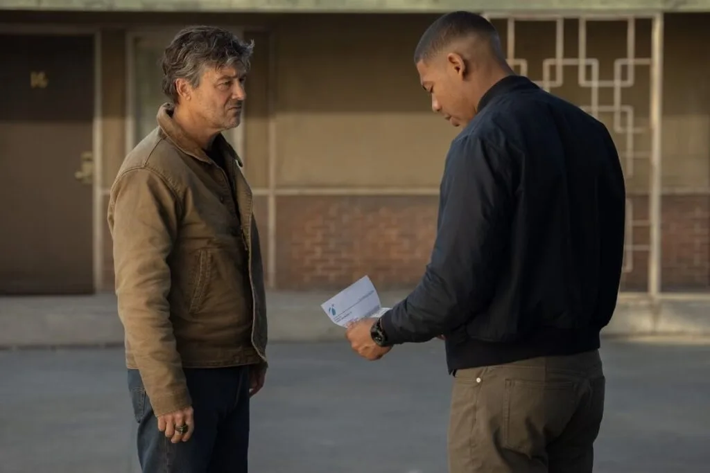 Crítica | 2º episódio de ‘Lanternas’ mantém o alto nível artístico de uma das séries mais INSTIGANTES do ano
