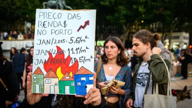 Manifestantes pela habitação justificam protesto por "desespero político"