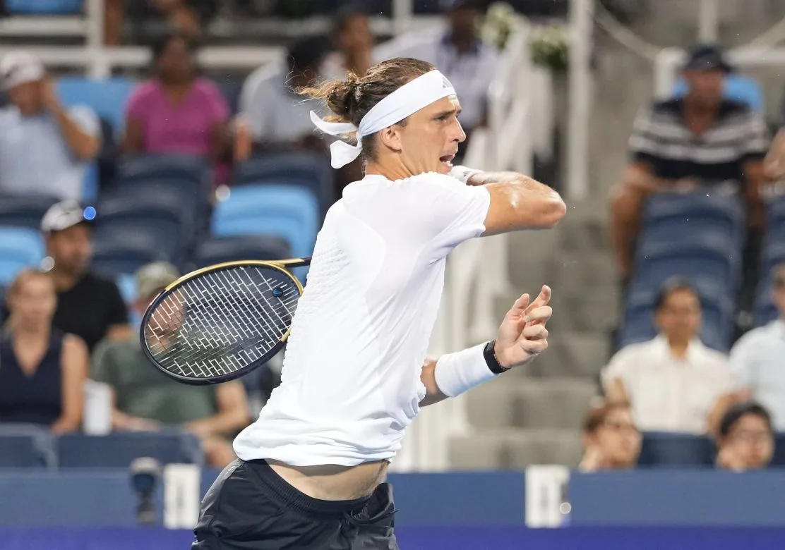 Zverev vira na estreia e passa Sinner em vitórias na temporada