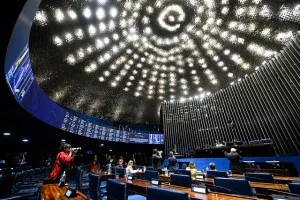 Quem é o único senador que votou contra o fim da escala 6×1 no Senado