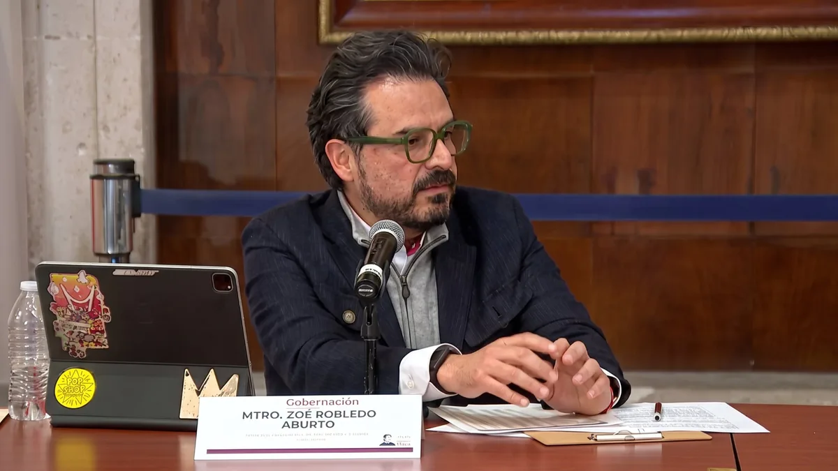 Zoé Robledo tropieza con respuesta sobre si las finanzas del IMSS podrían solventar aumento salarial como exigen trabajadores