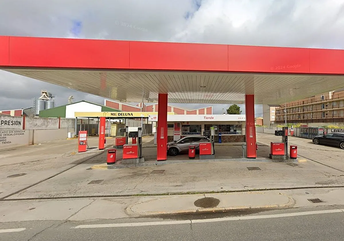 Atracan con arma blanca una gasolinera y se llevan toda la recaudación de la caja en Calera y Chozas