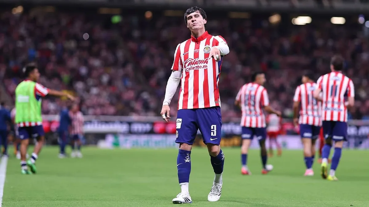 Diego Campillo se suma a la lista de lesionados de Chivas y la defensa sufre de cara a las próximas jornadas