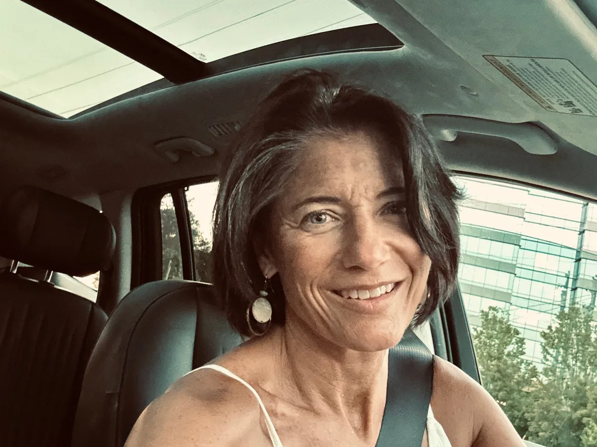 I'm a top auto industry analyst. Improv taught me to scare myself in public.