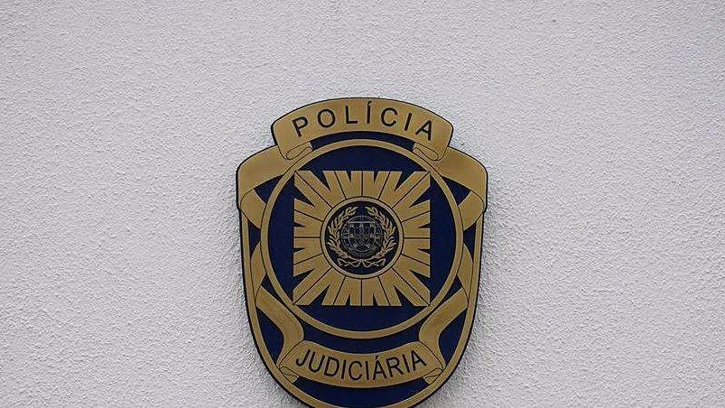 Banco Carregosa nega suspeitas de fraude que levaram a buscas da PJ