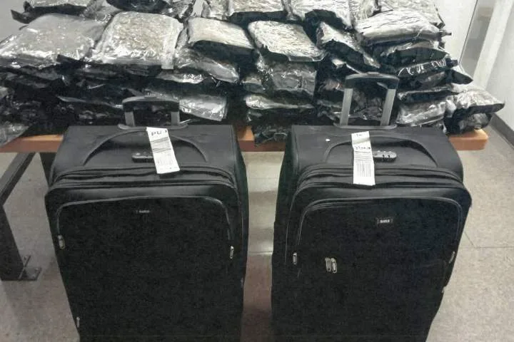 2 Air Canada employees arrested in RCMP drug probe at Montreal airport