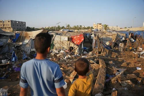 Israel ataca hospital en centro de la Franja de Gaza; alega que fue para abatir a miembro de Hamas