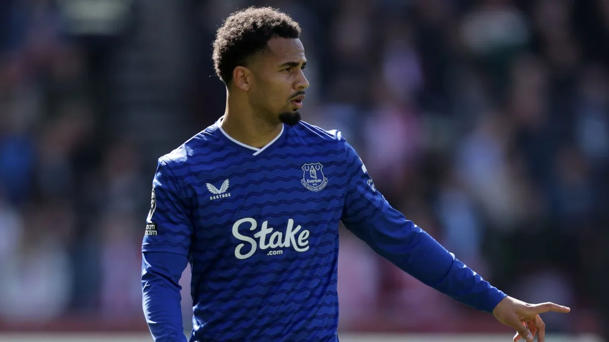 McNeil starts for Palace at Everton as Johnson on bench LIVE!