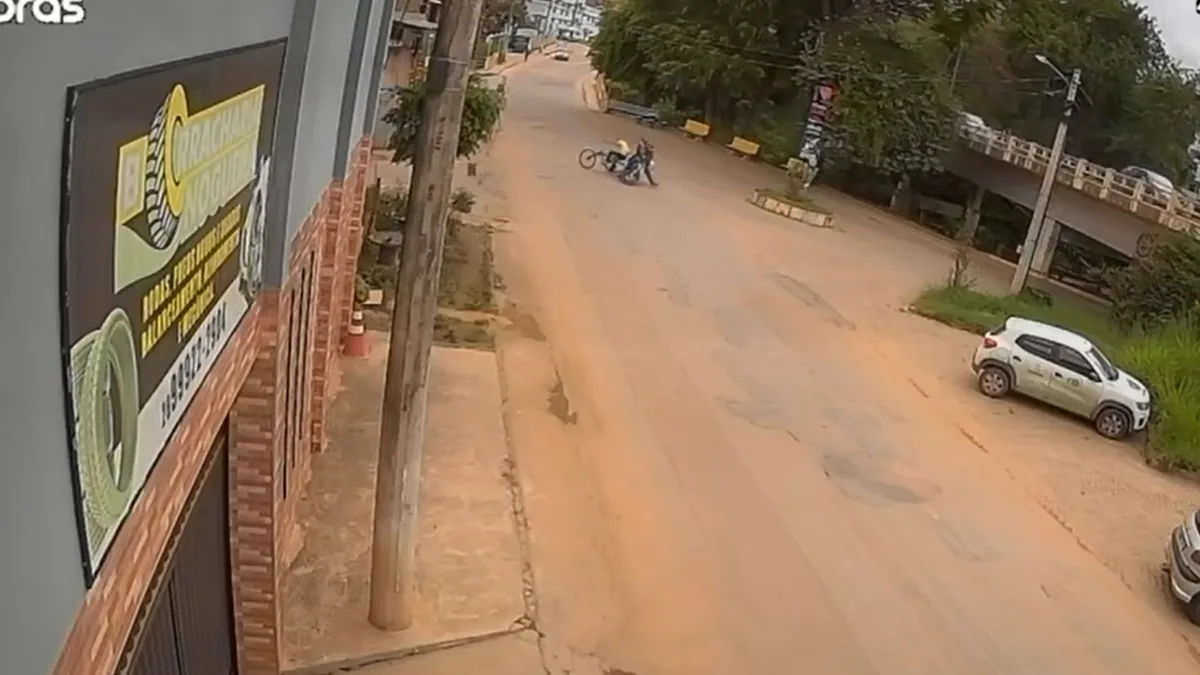 Ciclista morre após colisão com moto em Ibatiba; vídeo mostra acidente