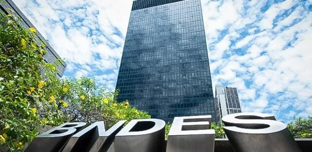 BNDES e Transportes firmam contrato de concessão de 3 mil km de rodovias