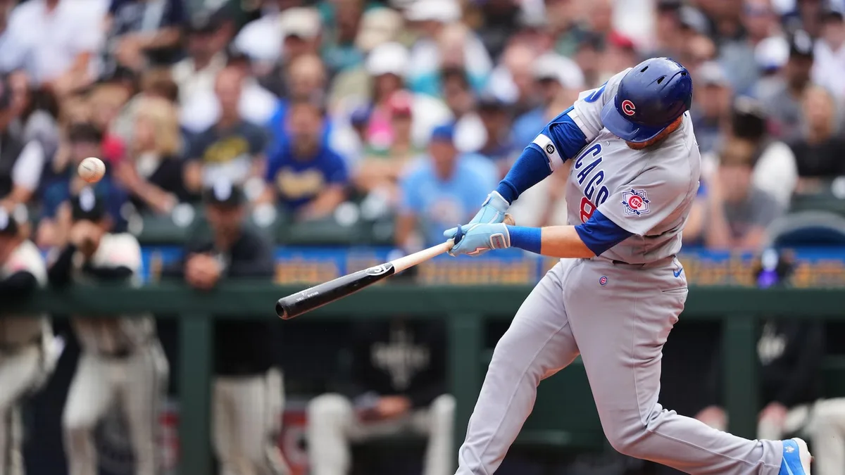 Happ and Ramírez hit grand slams to propel the Cubs to a 19-2 blowout of the Mariners