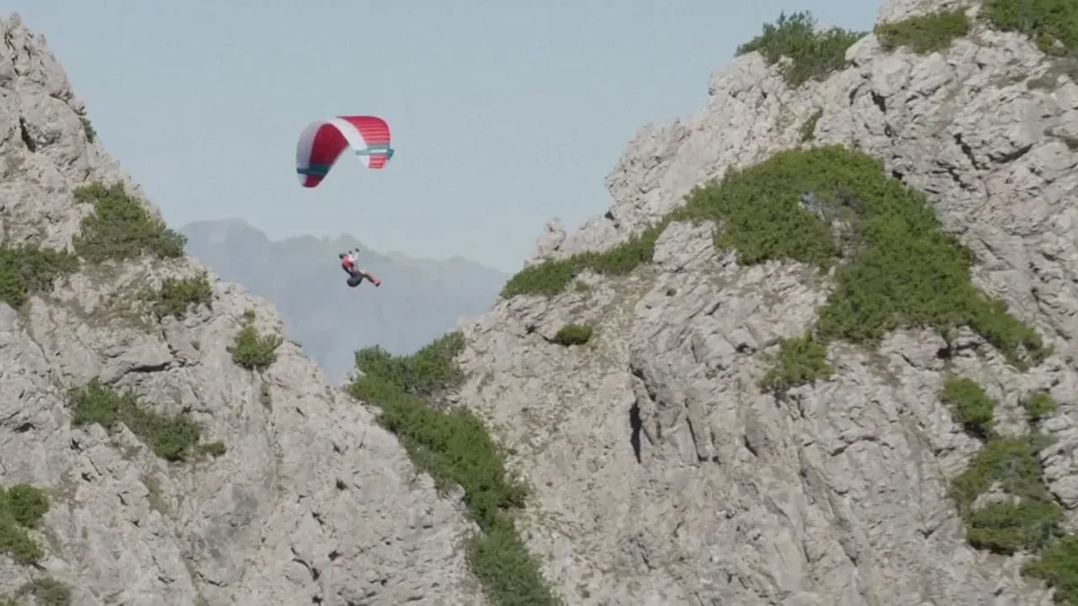 Rennen, Fliegen, Biken, Paddeln - Dolomiten-Wahnsinn in den Alpen