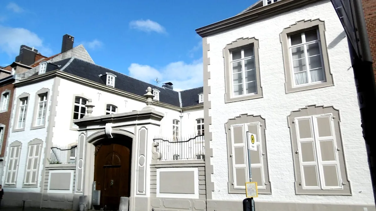 Napoleon tanzte darin - Villa mit 35 Zimmern steht zum Verkauf