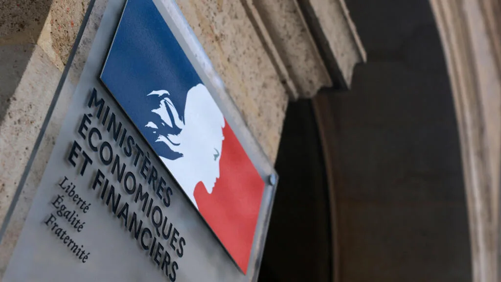 Com dívida recorde, França preocupa investidores e desafia zona do euro