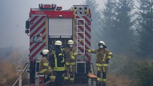 Waldbrände: Brand im Hohen Venn soll eingedämmt werden