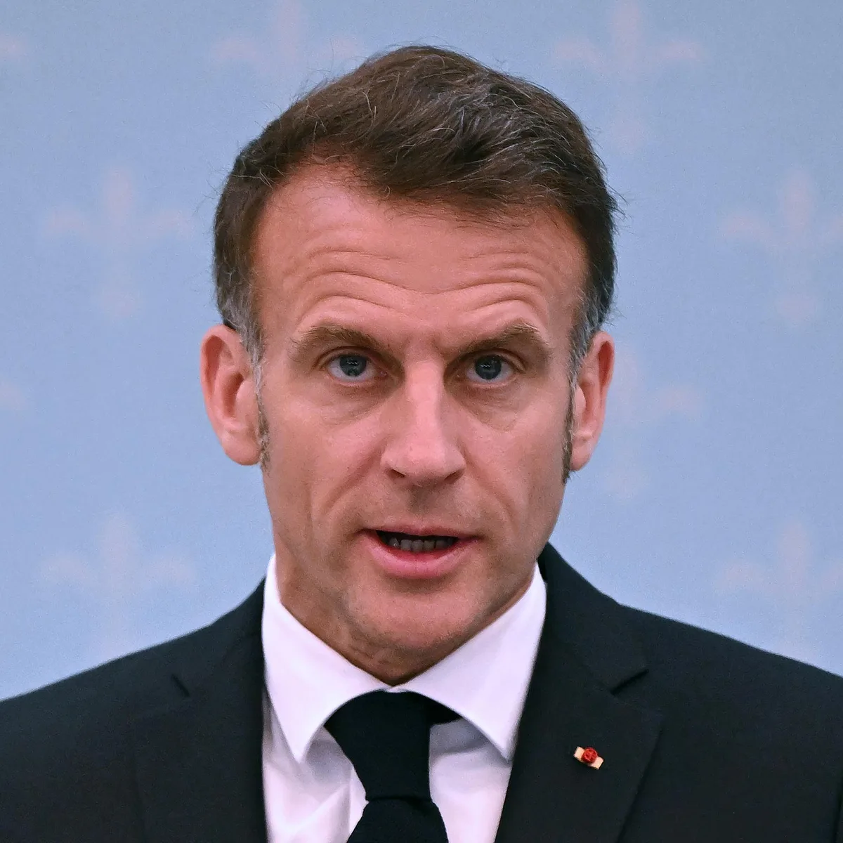 Ukraine - Nach russischen Luftangriffen: Frankreichs Präsident Macron kündigt Lieferung weiterer Abwehrsysteme an
