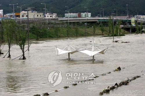 호우주의보 발령 부산 주요 하상도로·산책로 전면 통제(종합)