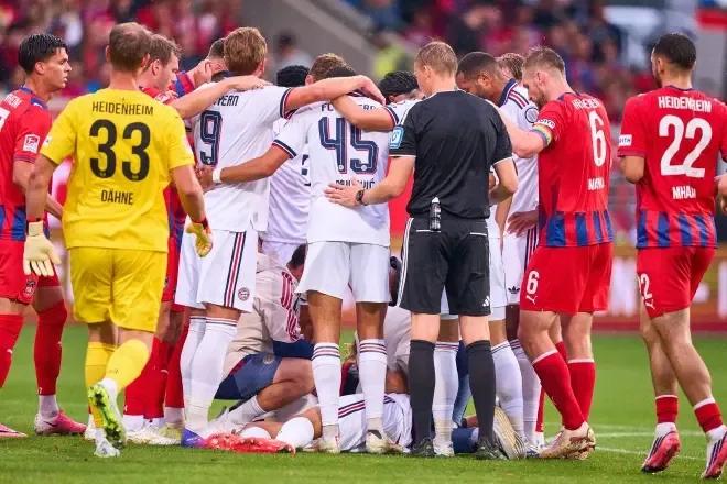 Musiala volvió a desplomarse en pleno amistoso y encendió las alarmas del Bayern Múnich (Video)