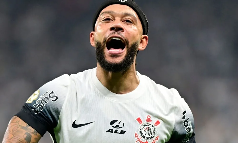 Após impasse, Corinthians anuncia que não renovará contrato com Memphis Depay
