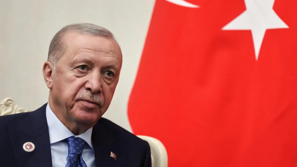 Erdogan mise sur une présidentielle anticipée en 2028 pour contourner la limite des mandats