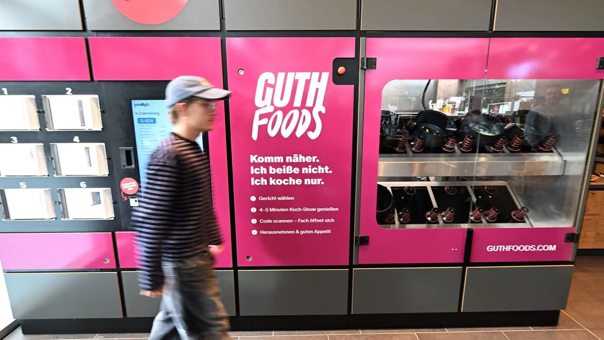 Gastronomie: Roboter kocht an Tankstelle bis zu acht Gerichte zeitgleich