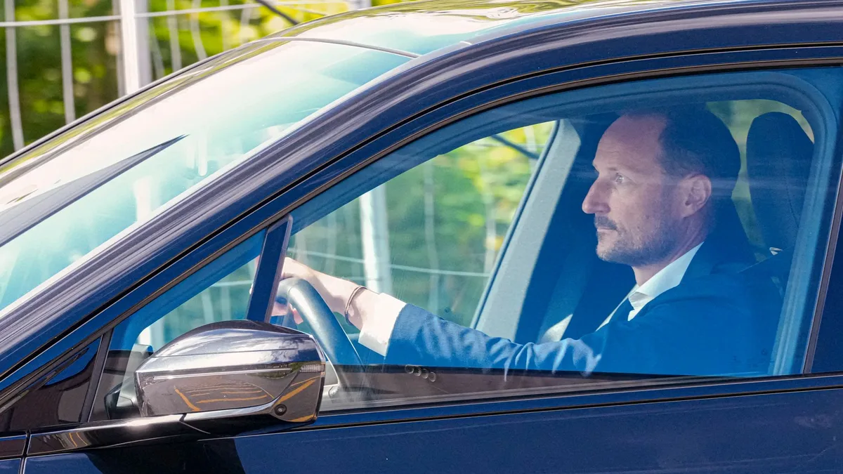 La guardia más dura de Haakon durante la madrugada en la que perdió a su padre, Harald, y se convirtió en Rey
