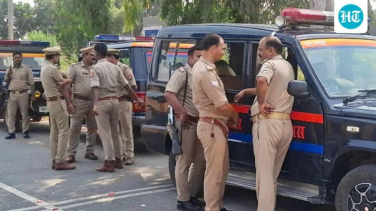 Fake MEA officials hold guests captive at Lucknow hotel, detained; 478 forged IDs recovered