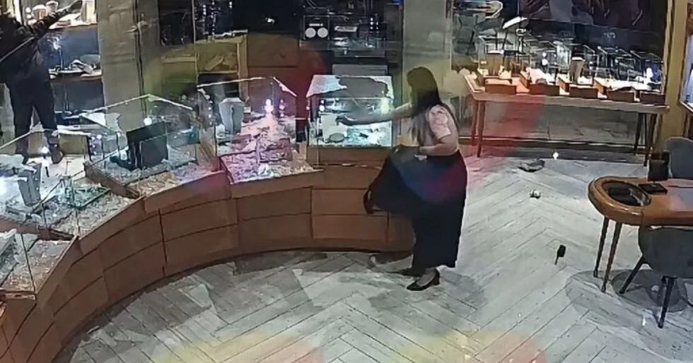 Empleada de joyería atracada en Santa Cruz de la Sierra fue aprehendida por presunta complicidad